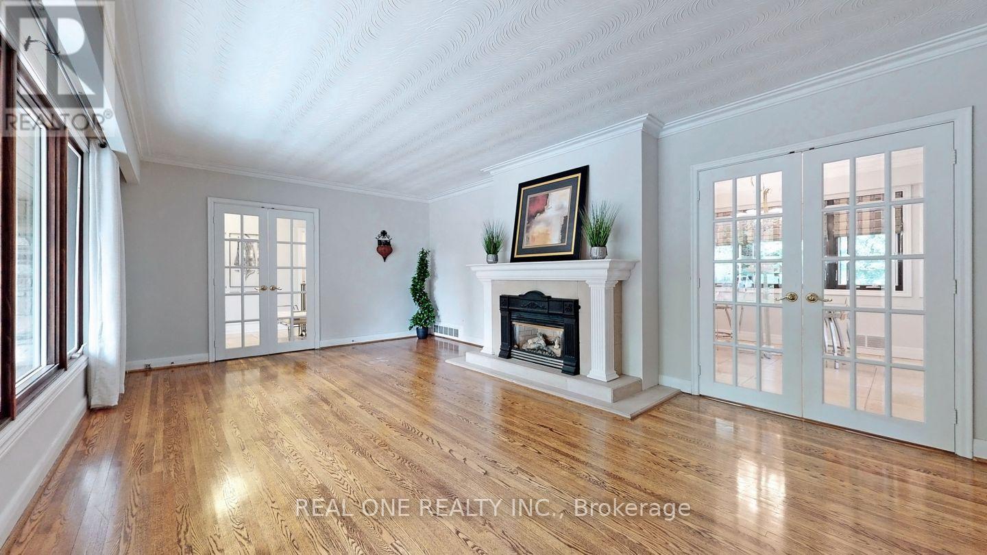 265 Woodland Drive, Oakville, Ontario  L6J 4W6 - Photo 7 - W13044026