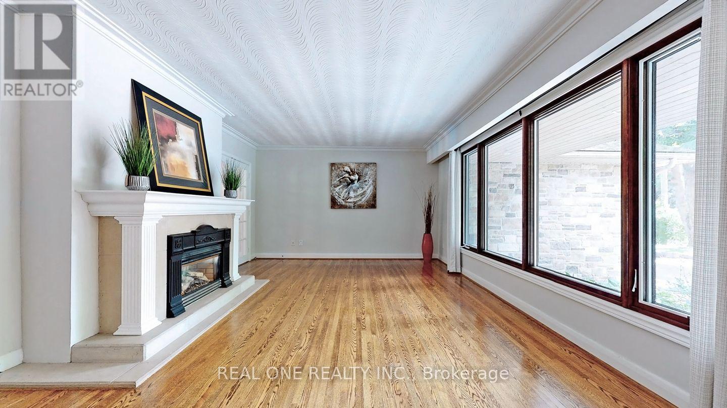 265 Woodland Drive, Oakville, Ontario  L6J 4W6 - Photo 8 - W13044026