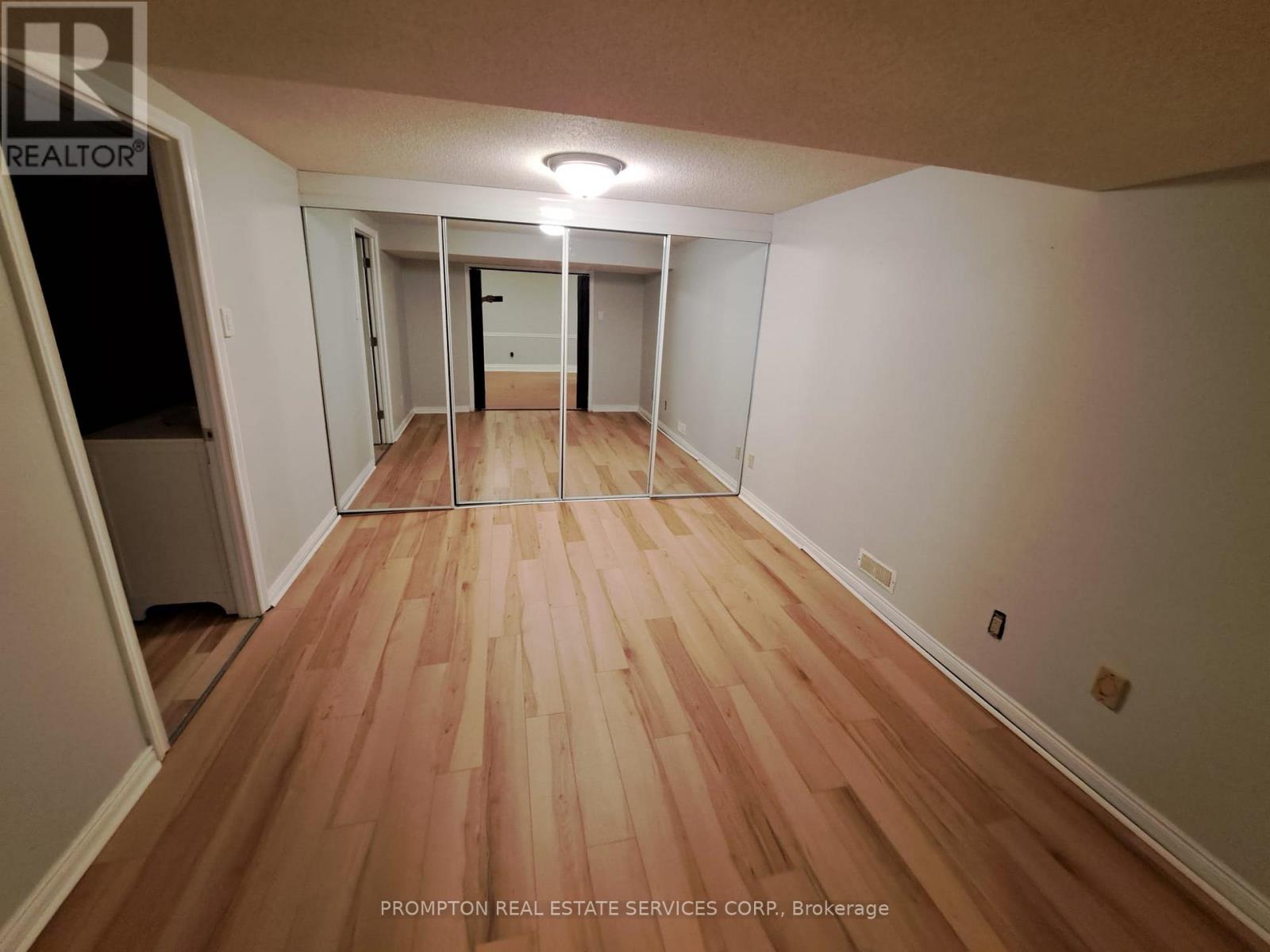 Lower - 16 Fernwood Crescent, Hamilton, Ontario  L8T 3L1 - Photo 6 - X13044018