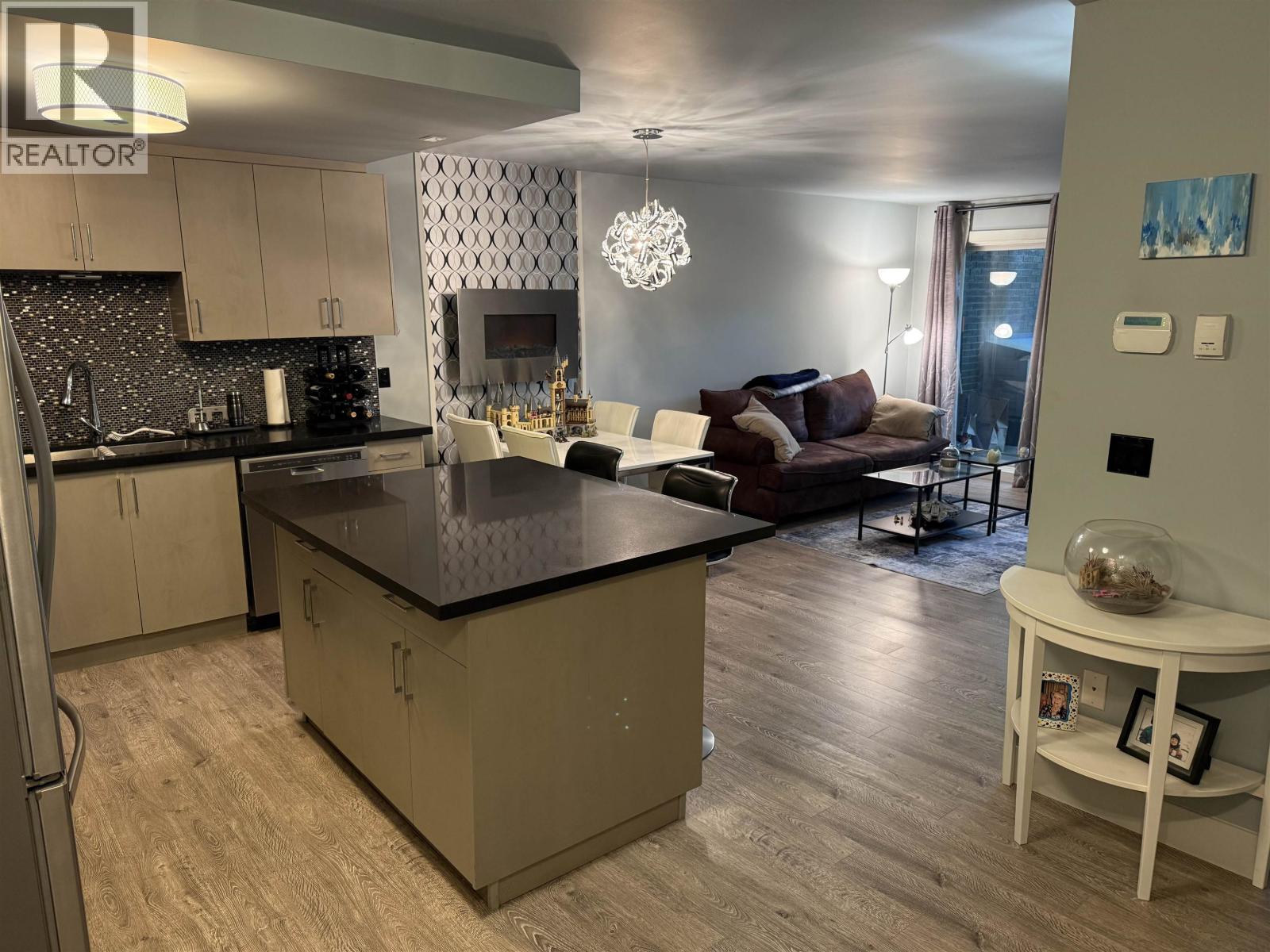 117 2416 W 3rd Avenue, Vancouver, British Columbia  V6K 1L8 - Photo 2 - R3108381