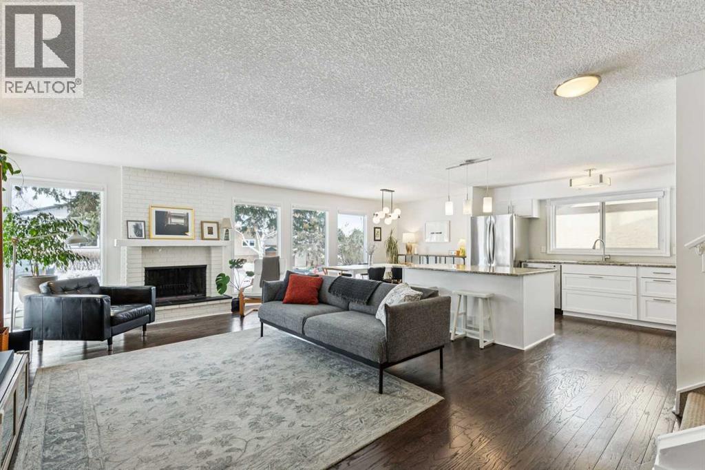 52 Beddington Circle, Calgary, Alberta  T3K 1K6 - Photo 4 - A2304228