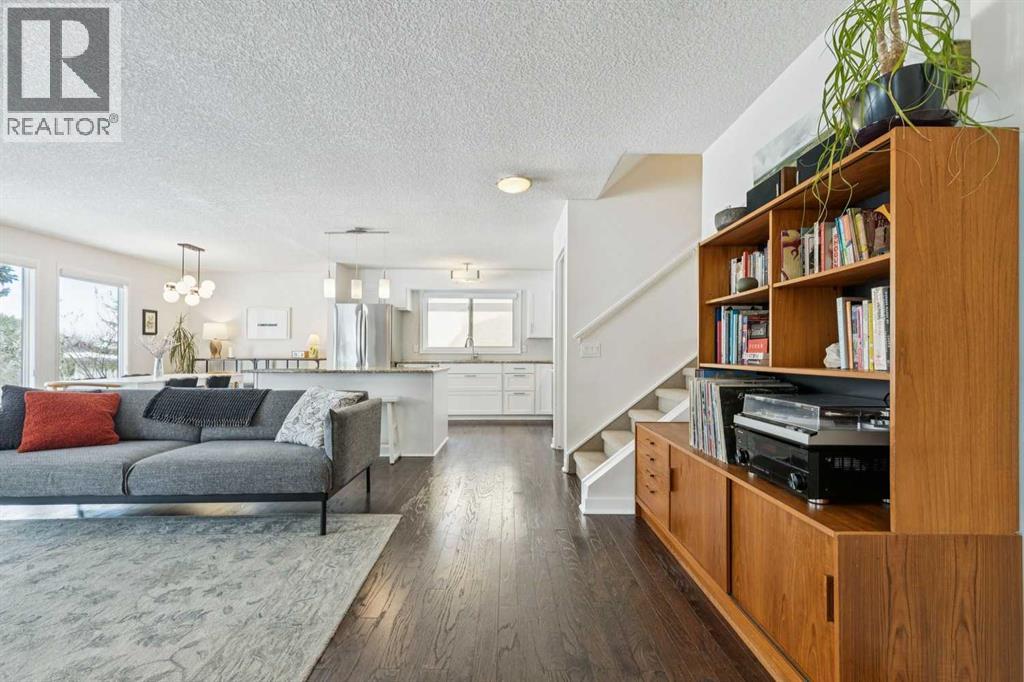 52 Beddington Circle, Calgary, Alberta  T3K 1K6 - Photo 3 - A2304228