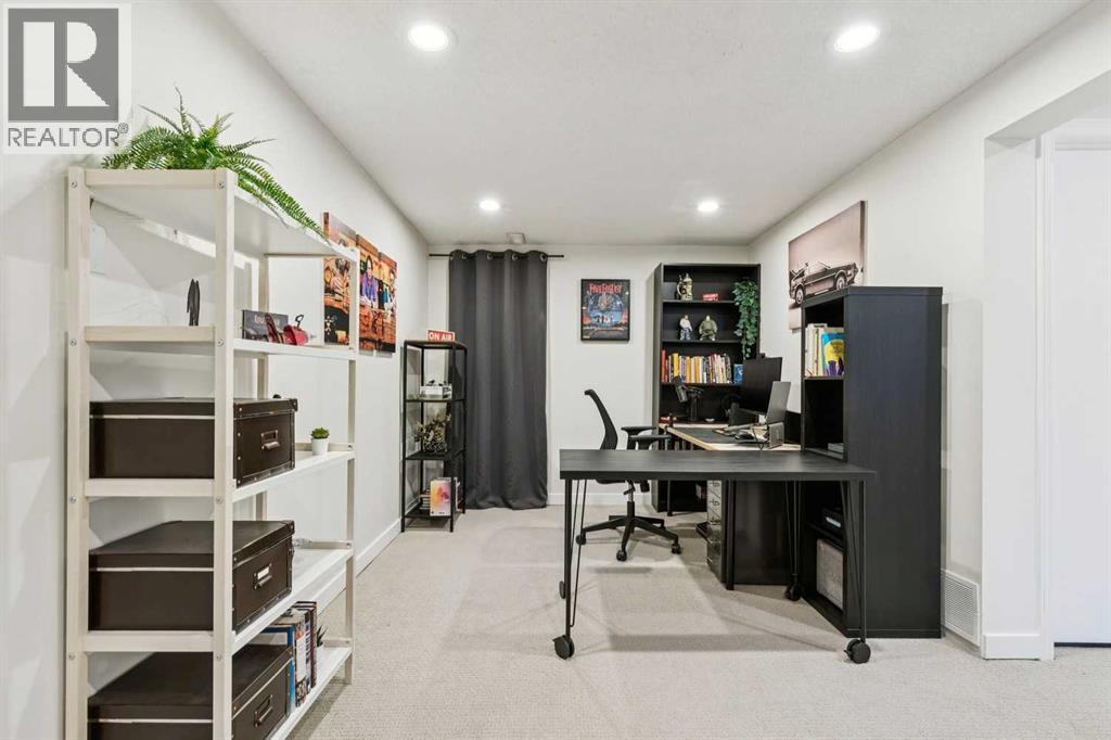 52 Beddington Circle, Calgary, Alberta  T3K 1K6 - Photo 36 - A2304228