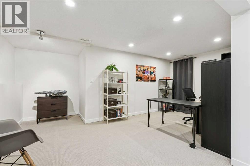 52 Beddington Circle, Calgary, Alberta  T3K 1K6 - Photo 34 - A2304228