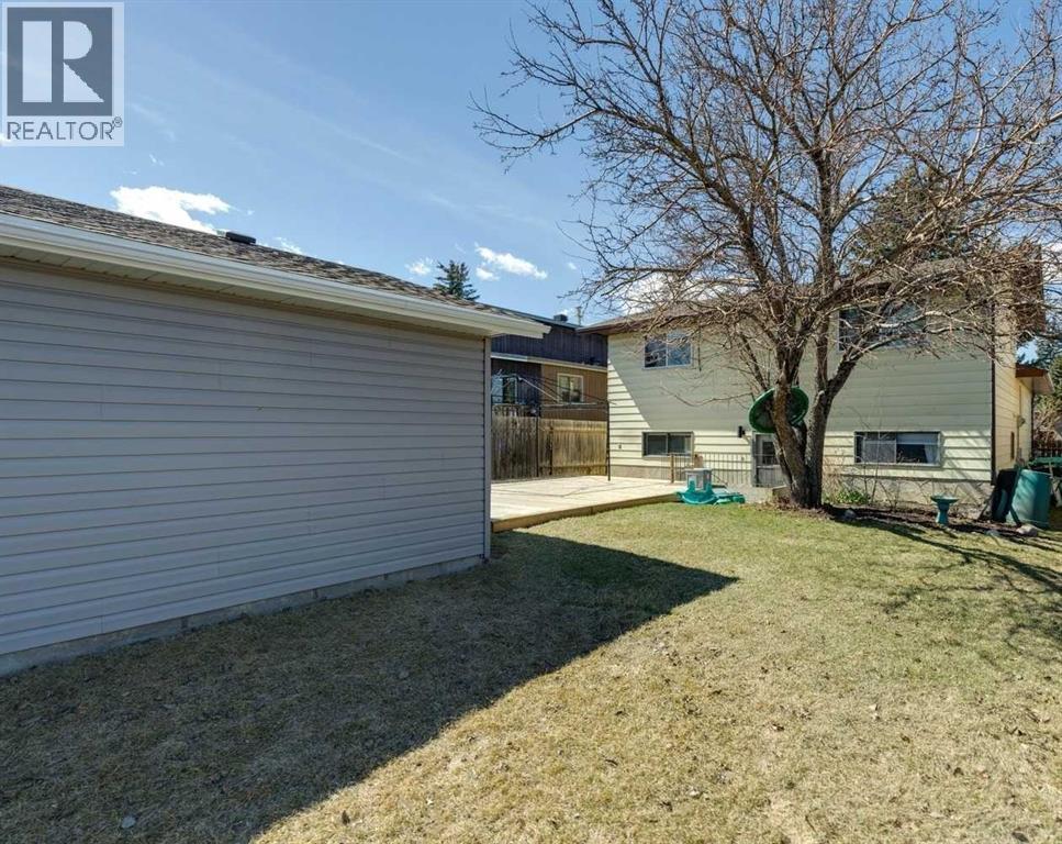 52 Beddington Circle, Calgary, Alberta  T3K 1K6 - Photo 39 - A2304228