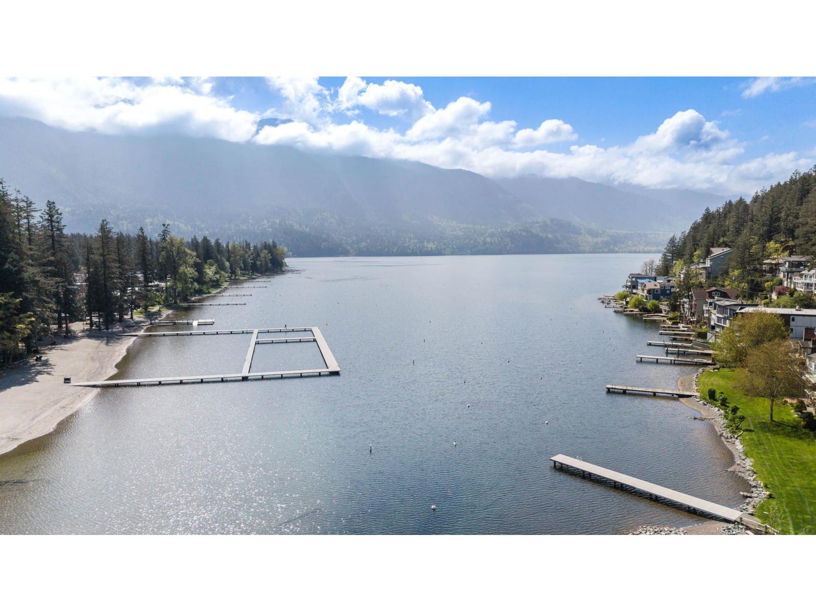 217 Lakeshore Drive, Cultus Lake North, Cultus Lake, British Columbia  V2R 5A1 - Photo 5 - R3115558