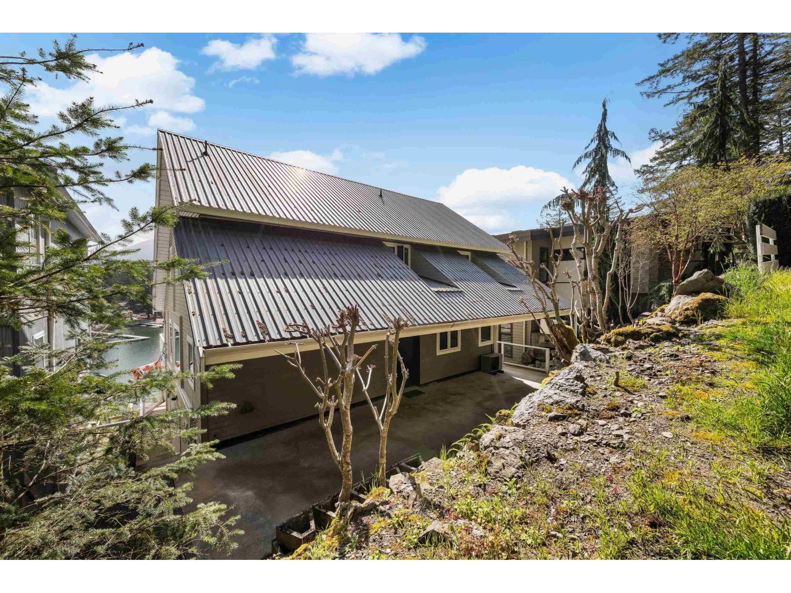 217 Lakeshore Drive, Cultus Lake North, Cultus Lake, British Columbia  V2R 5A1 - Photo 6 - R3115558