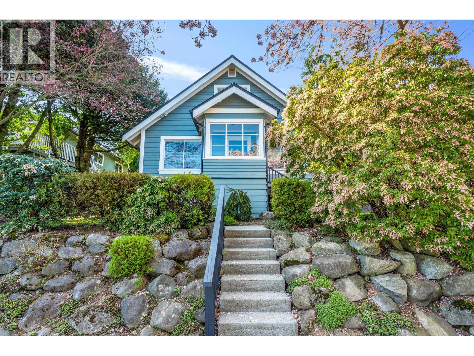 505 Garfield Street, New Westminster, British Columbia  V3L 4A6 - Photo 2 - R3114427