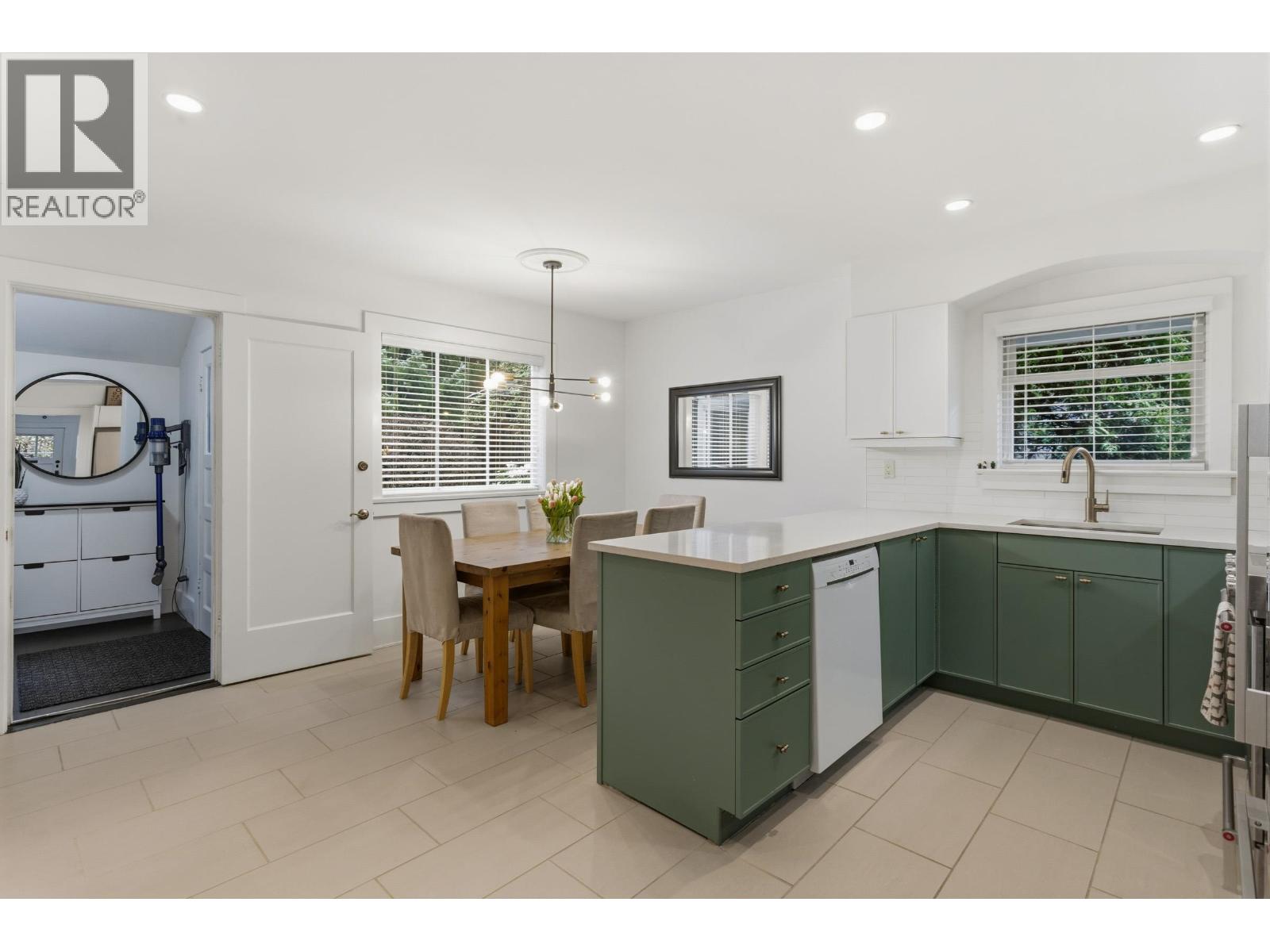 505 Garfield Street, New Westminster, British Columbia  V3L 4A6 - Photo 8 - R3114427