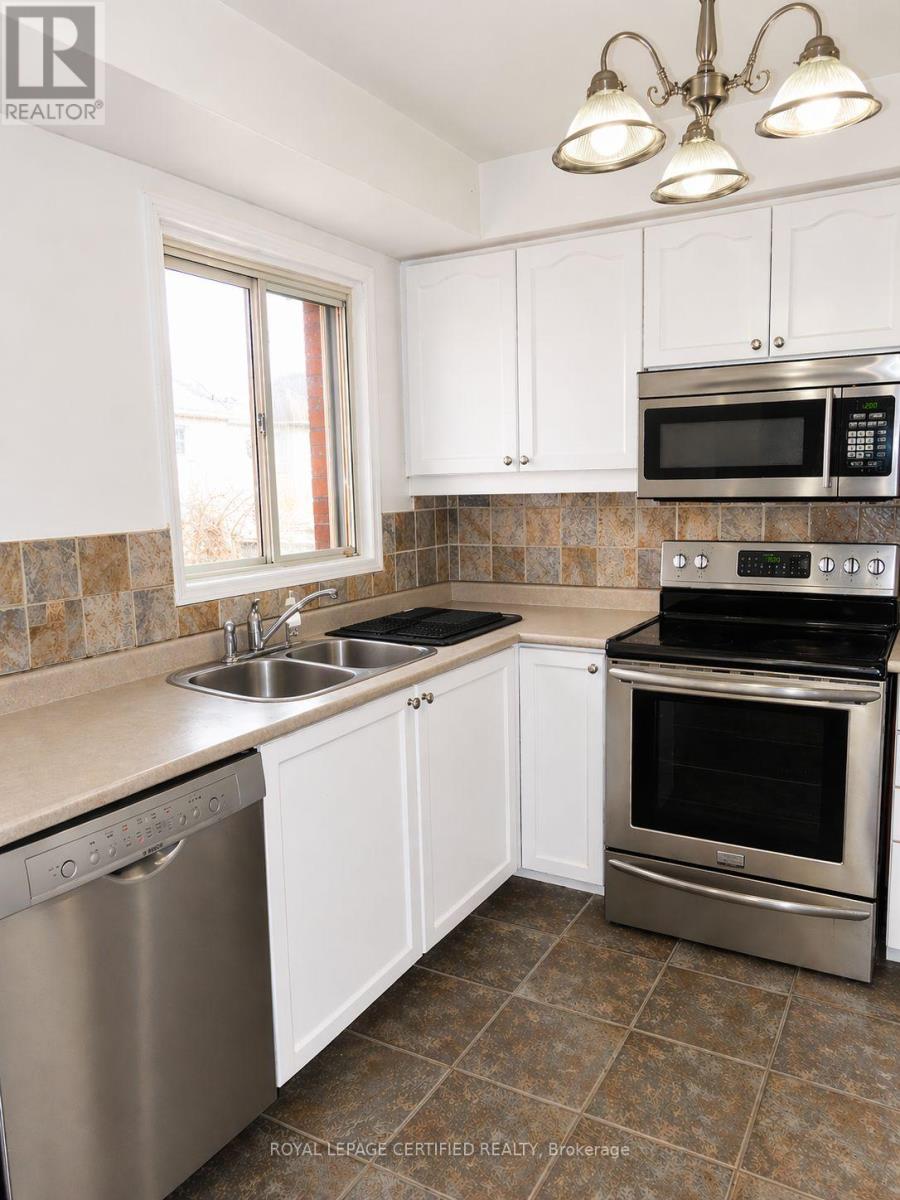 5126 Des Jardines Drive, Burlington, Ontario  L7L 6L7 - Photo 15 - W12674612