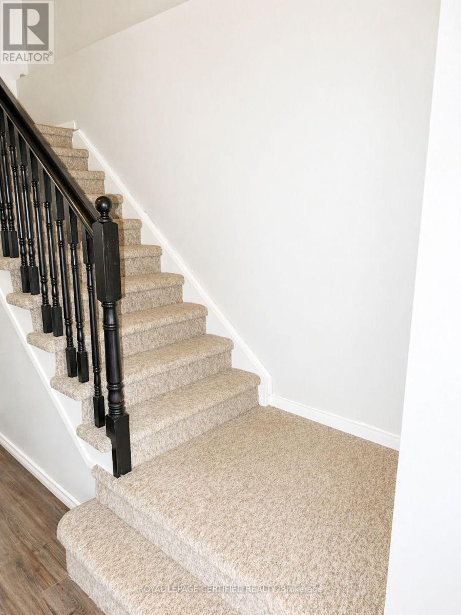 5126 Des Jardines Drive, Burlington, Ontario  L7L 6L7 - Photo 19 - W12674612