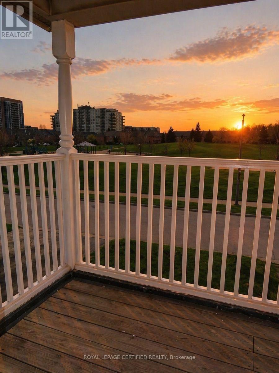 5126 Des Jardines Drive, Burlington, Ontario  L7L 6L7 - Photo 2 - W12674612