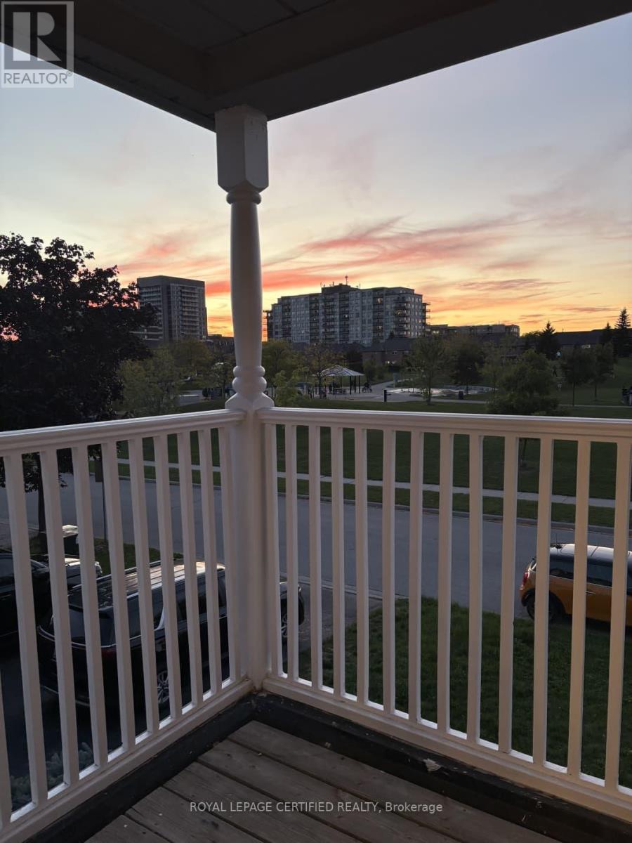 5126 Des Jardines Drive, Burlington, Ontario  L7L 6L7 - Photo 3 - W12674612