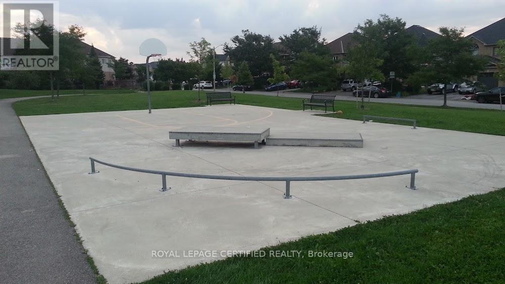 5126 Des Jardines Drive, Burlington, Ontario  L7L 6L7 - Photo 6 - W12674612