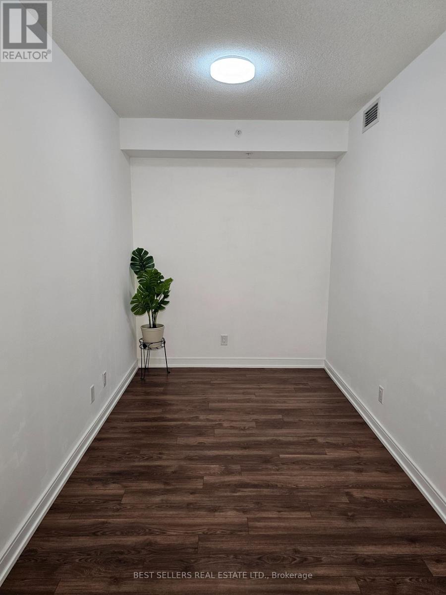 605 - 30 Samuel Wood Way, Toronto, Ontario  M9B 1B1 - Photo 4 - W13004694