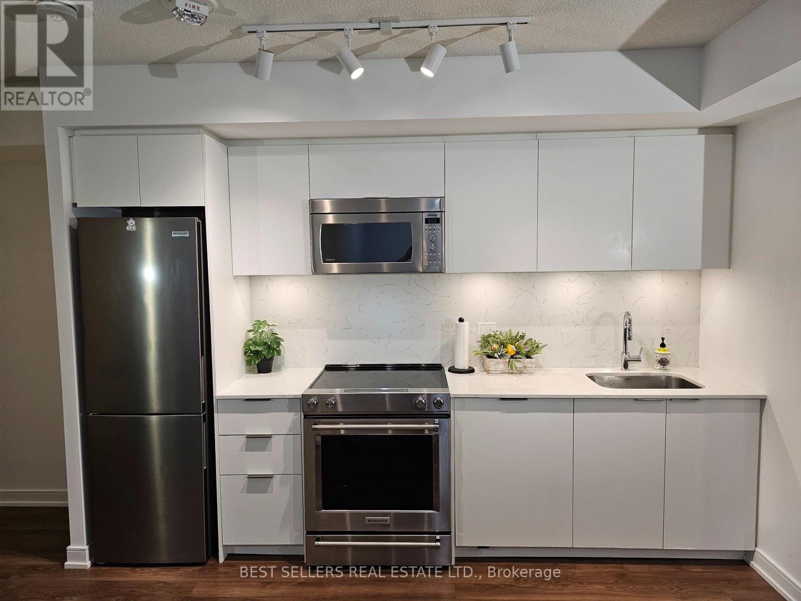 605 - 30 Samuel Wood Way, Toronto, Ontario  M9B 1B1 - Photo 5 - W13004694