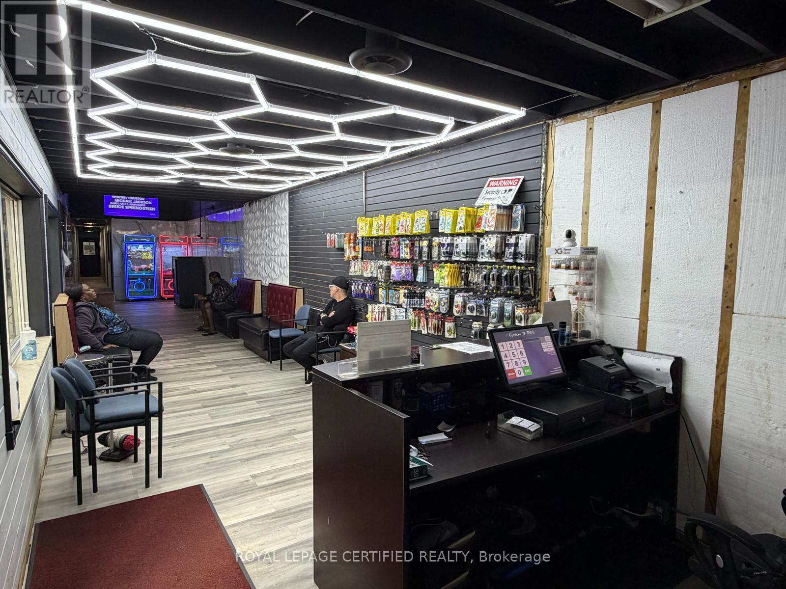 639 LANGLOIS AVENUE, Windsor, Ontario