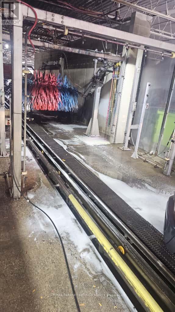 639 Langlois Avenue, Windsor, Ontario  N9A 2G5 - Photo 11 - X12897776