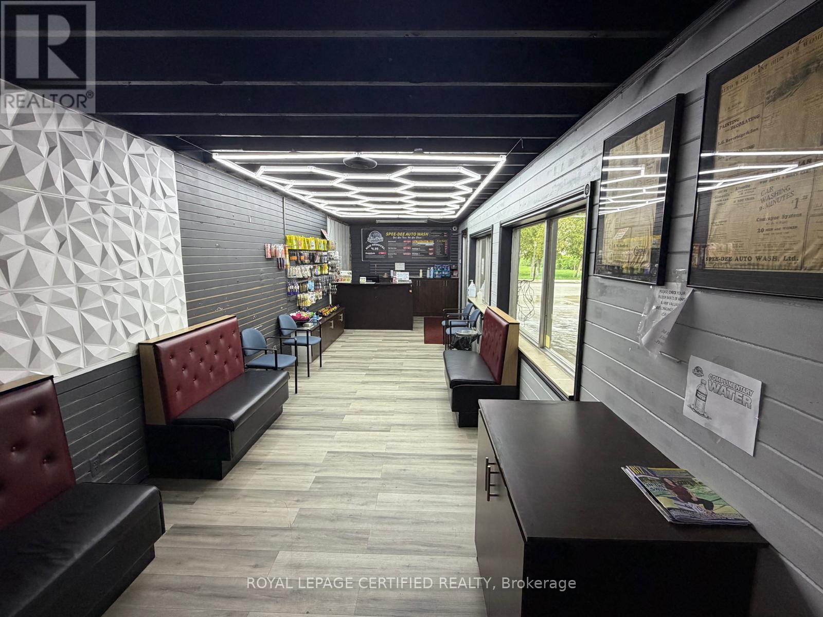 639 Langlois Avenue, Windsor, Ontario  N9A 2G5 - Photo 5 - X12897776