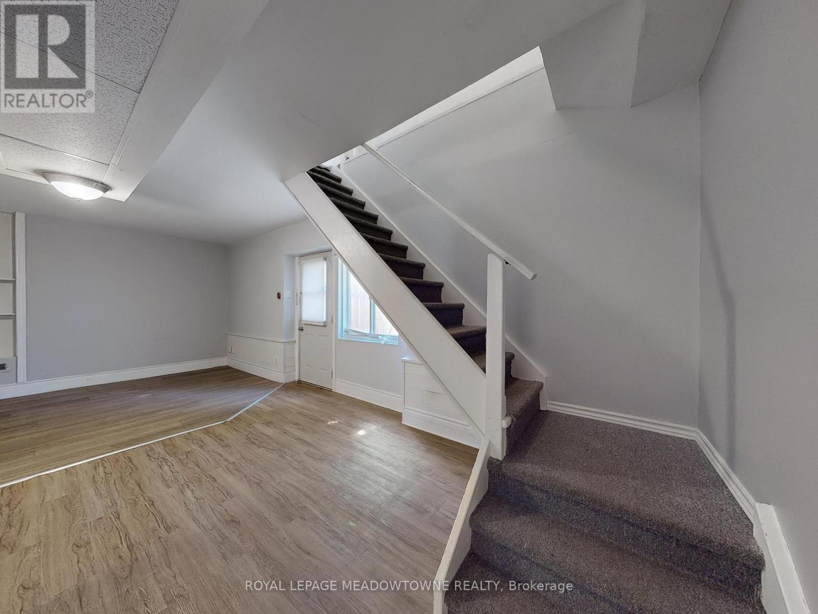 6 - 12 Wesleyan Street, Halton Hills, Ontario  L7G 2E1 - Photo 11 - W12869200