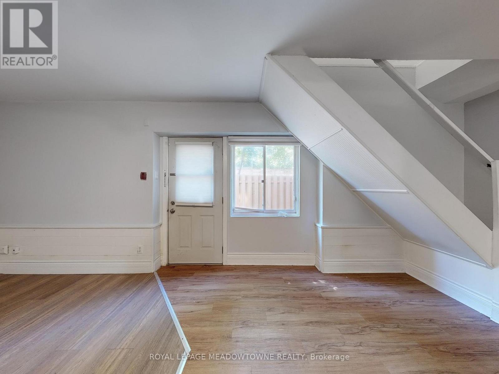 6 - 12 Wesleyan Street, Halton Hills, Ontario  L7G 2E1 - Photo 6 - W12869200