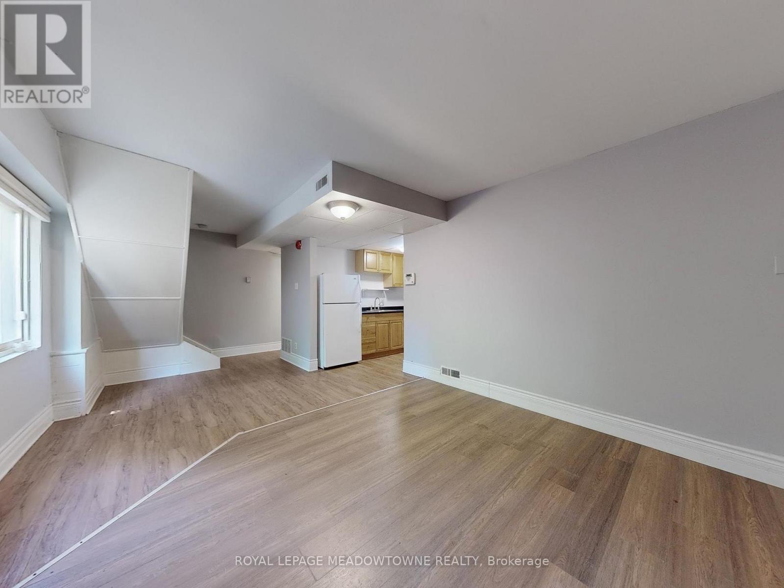 6 - 12 Wesleyan Street, Halton Hills, Ontario  L7G 2E1 - Photo 5 - W12869200