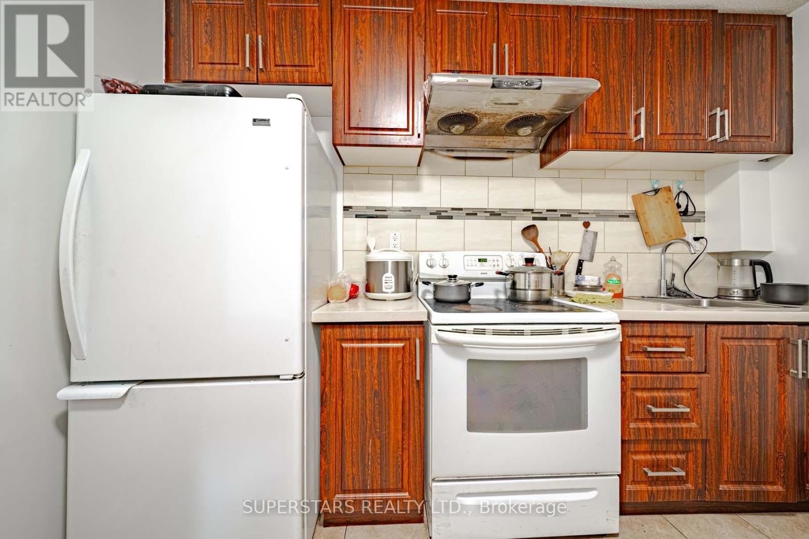 14 Kemsing Court, Markham, Ontario  L3R 4P7 - Photo 32 - N13044050