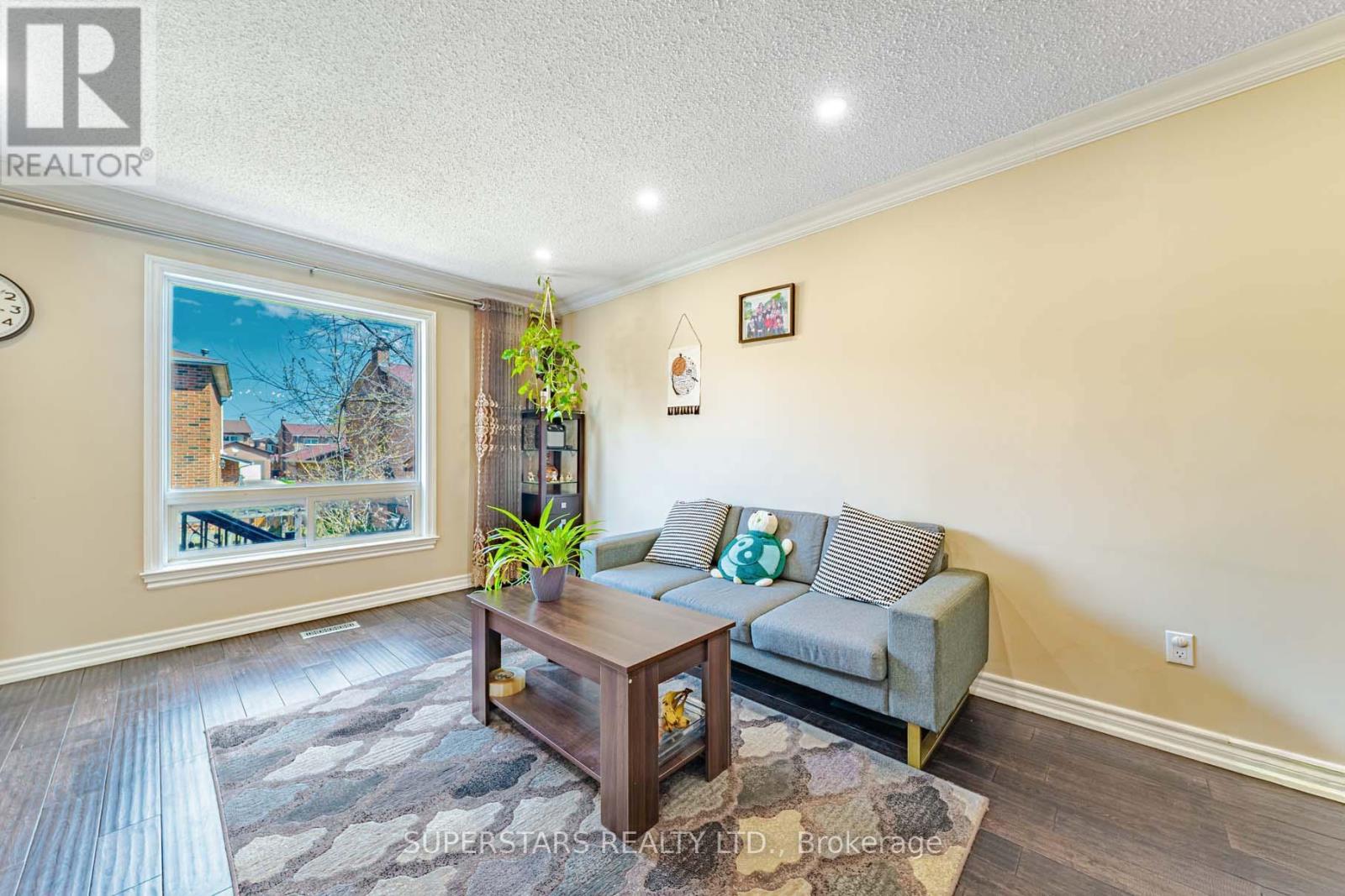 14 Kemsing Court, Markham, Ontario  L3R 4P7 - Photo 6 - N13044050