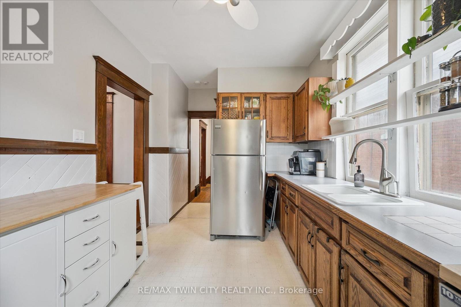 156 Norfolk Street, Stratford, Ontario  N5A 3Y9 - Photo 10 - X13044060