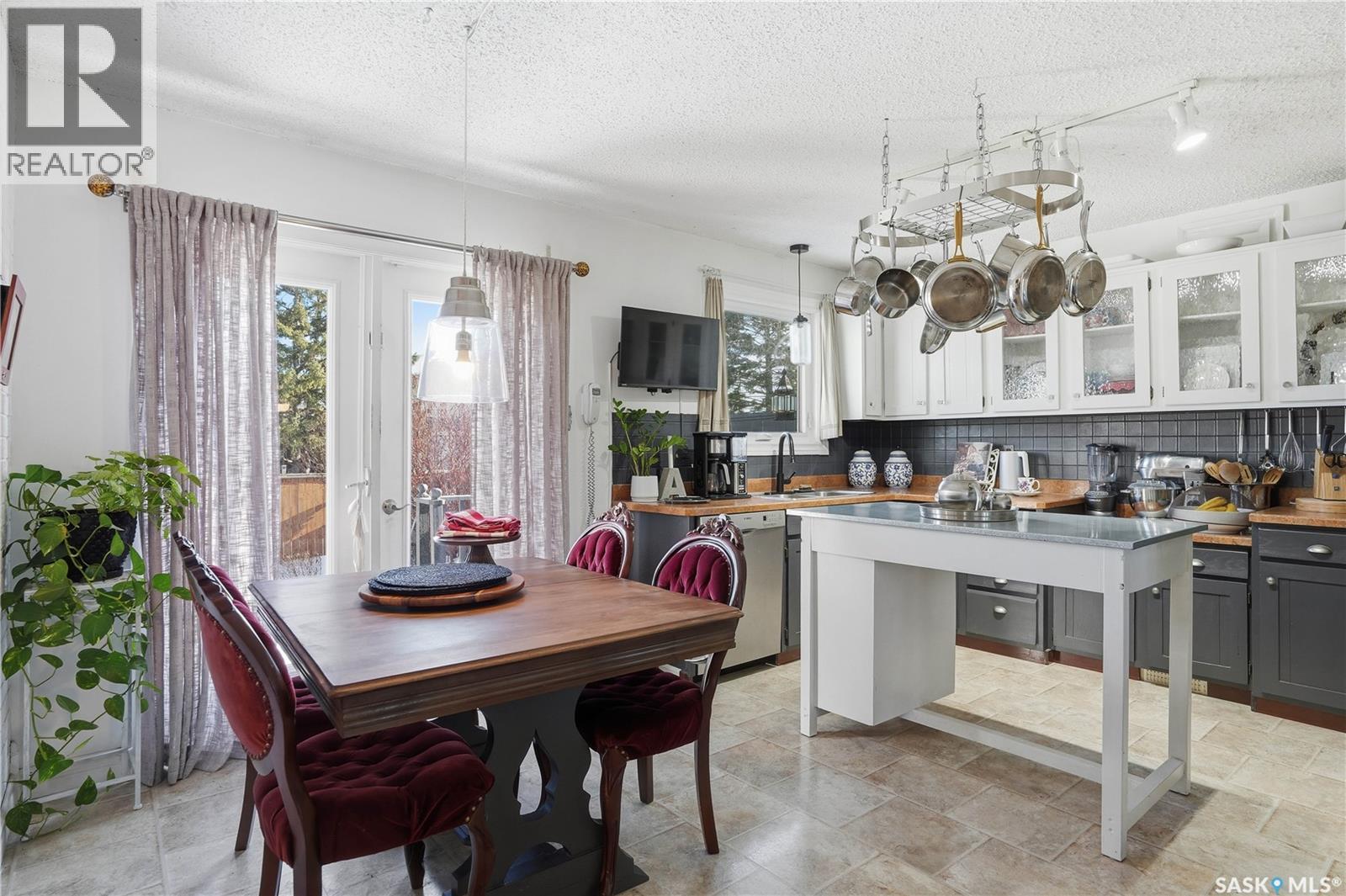 19 Tate Street, Regina, Saskatchewan  S4X 1X3 - Photo 6 - SK033929