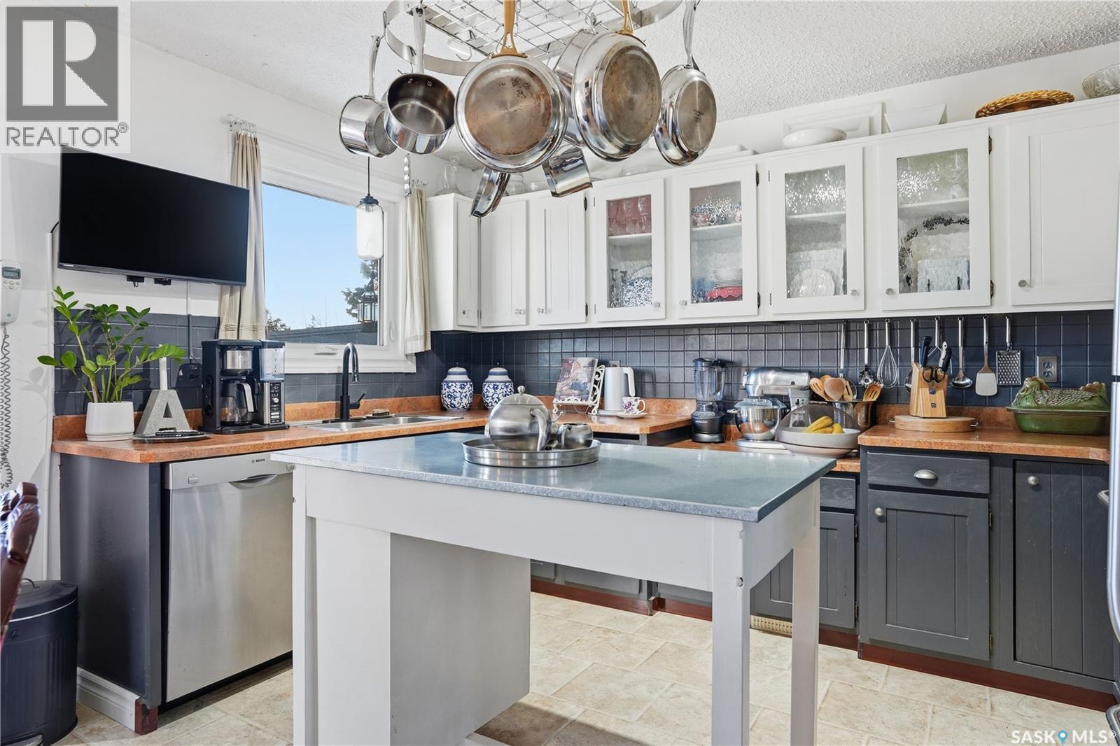 19 Tate Street, Regina, Saskatchewan  S4X 1X3 - Photo 7 - SK033929