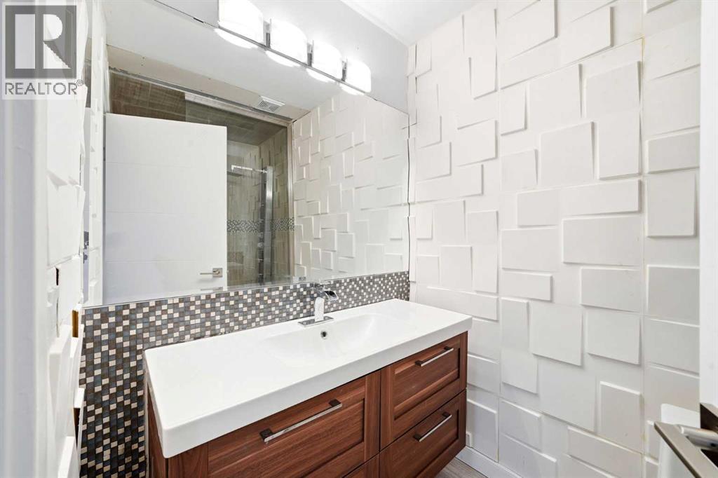 312 Sunset View, Cochrane, Alberta  T4C 0N6 - Photo 37 - A2303836