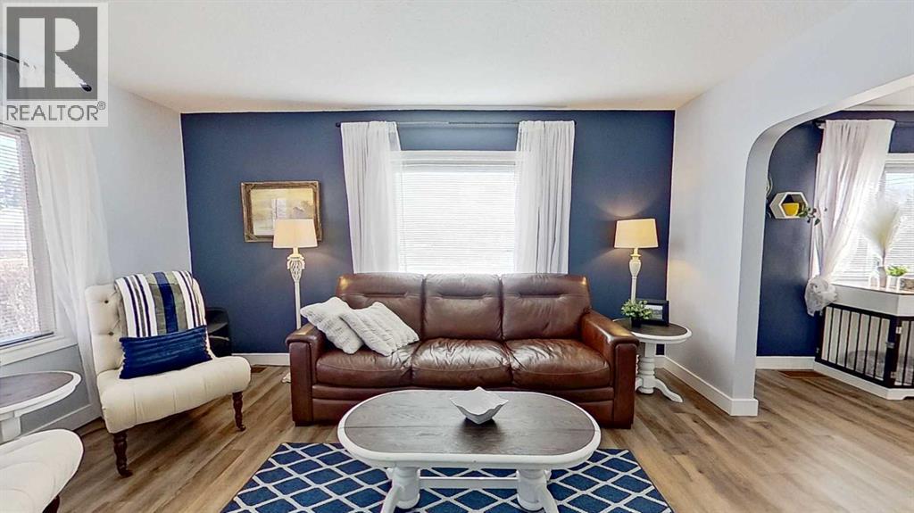 5501 51 Street, Olds, Alberta  T9H 1H9 - Photo 3 - A2300422