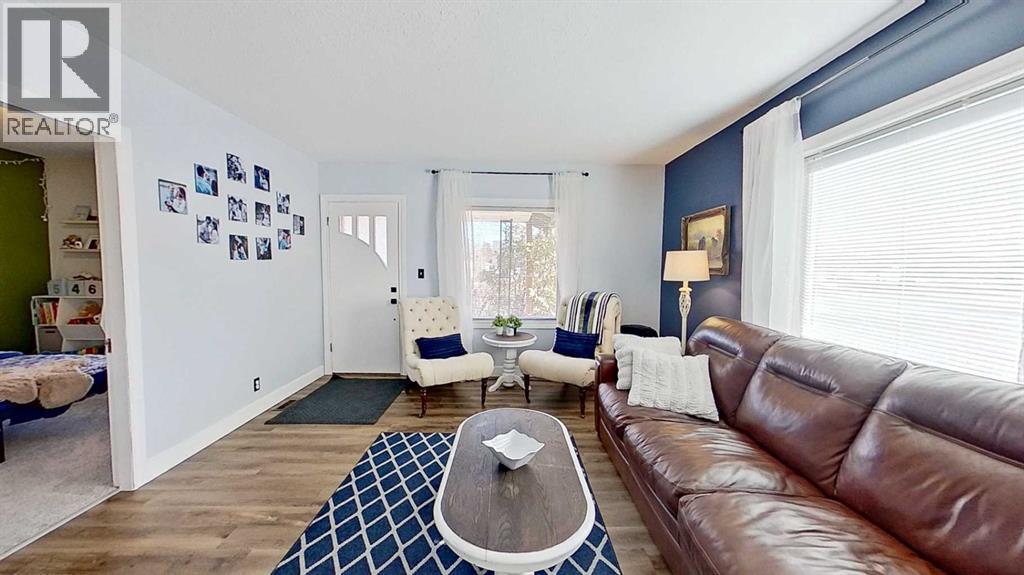 5501 51 Street, Olds, Alberta  T9H 1H9 - Photo 4 - A2300422