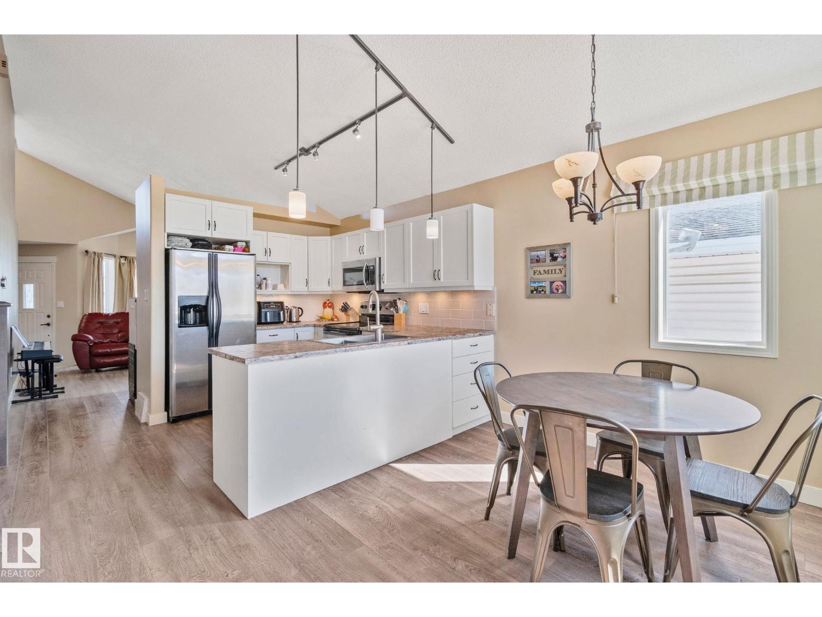 13817 131a Av Nw, Edmonton, Alberta  T5L 5A7 - Photo 4 - E4484226