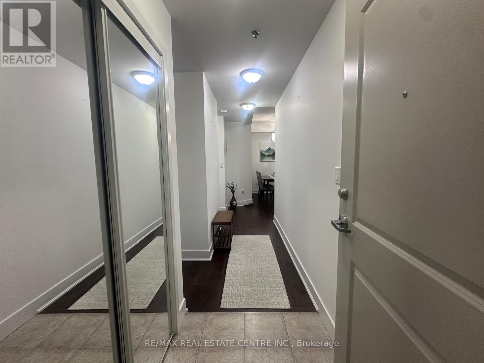 303 - 90 CHARLTON AVENUE W, Hamilton, Ontario