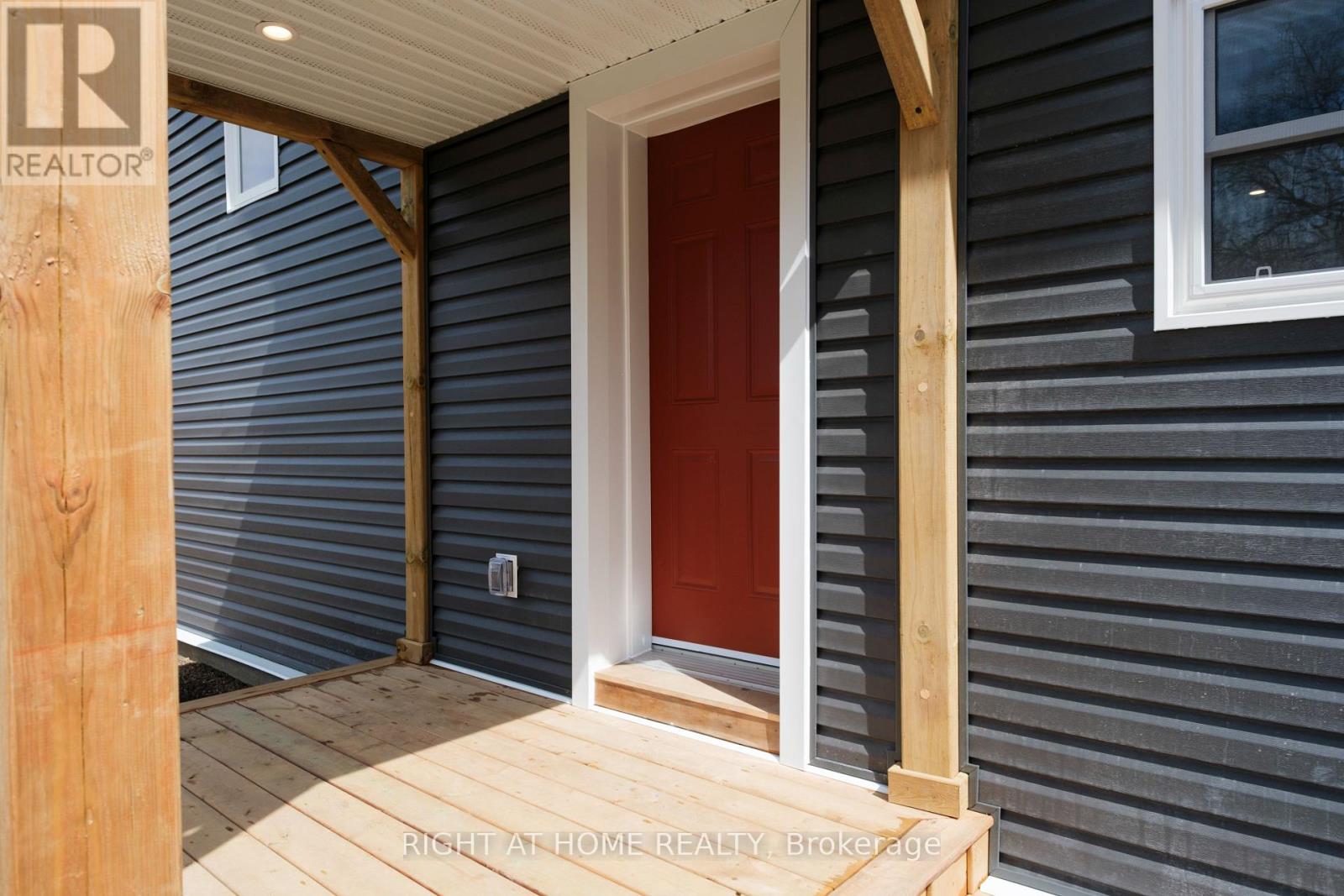 145 Sarah Street E, Mcnab/braeside, Ontario  K0A 1G0 - Photo 5 - X13044114