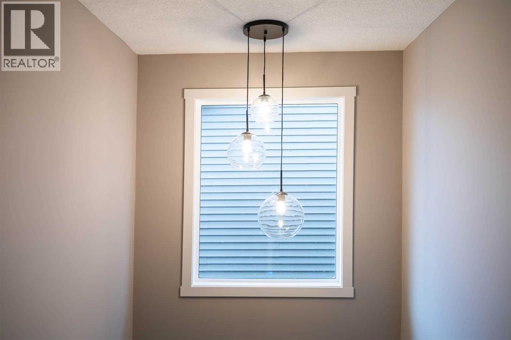 37 Southborough Lane, Cochrane, Alberta  T4C 2S6 - Photo 9 - A2287846