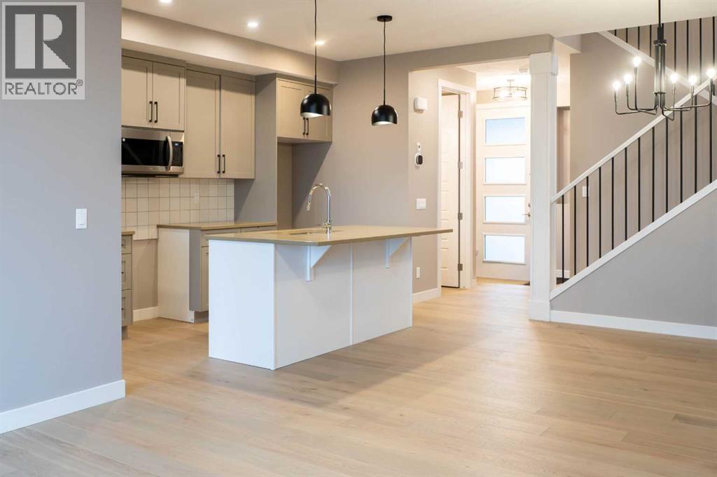 37 Southborough Lane, Cochrane, Alberta  T4C 2S6 - Photo 4 - A2287846