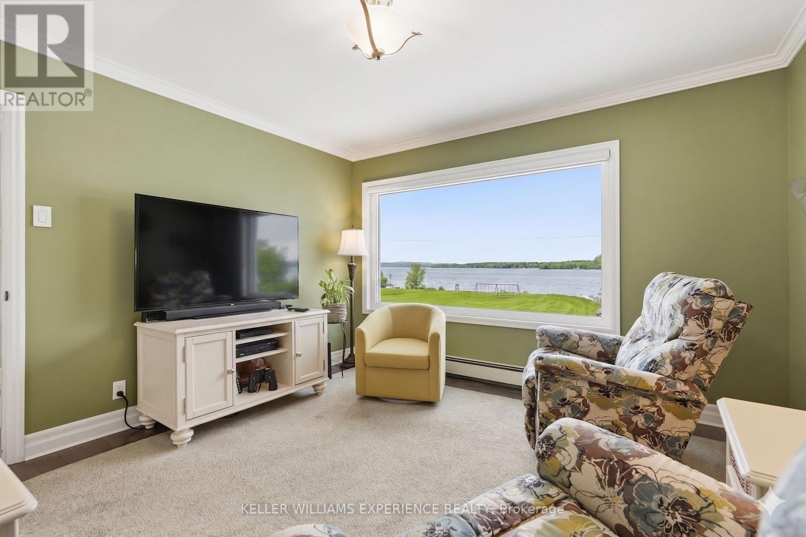 68 Kempenfelt Drive, Barrie, Ontario  L4M 1C1 - Photo 17 - S12753032