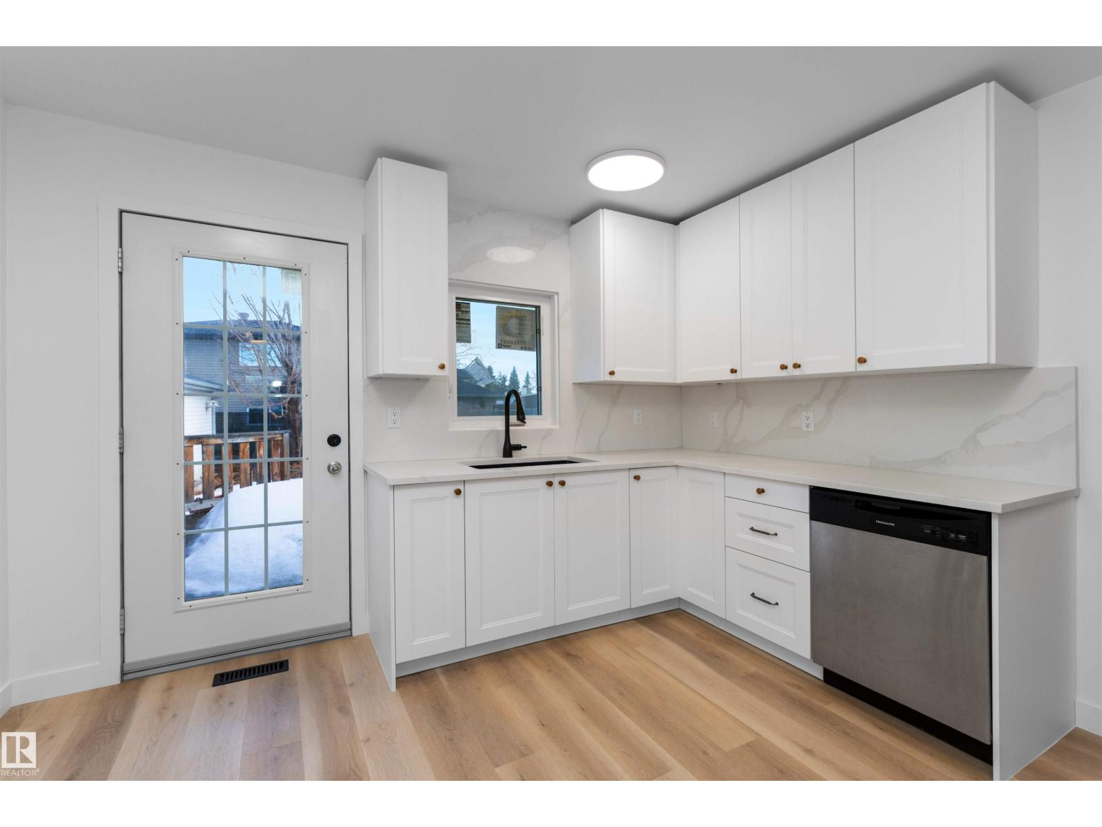 3208 130 Av Nw, Edmonton, Alberta  T5A 3B3 - Photo 13 - E4484227