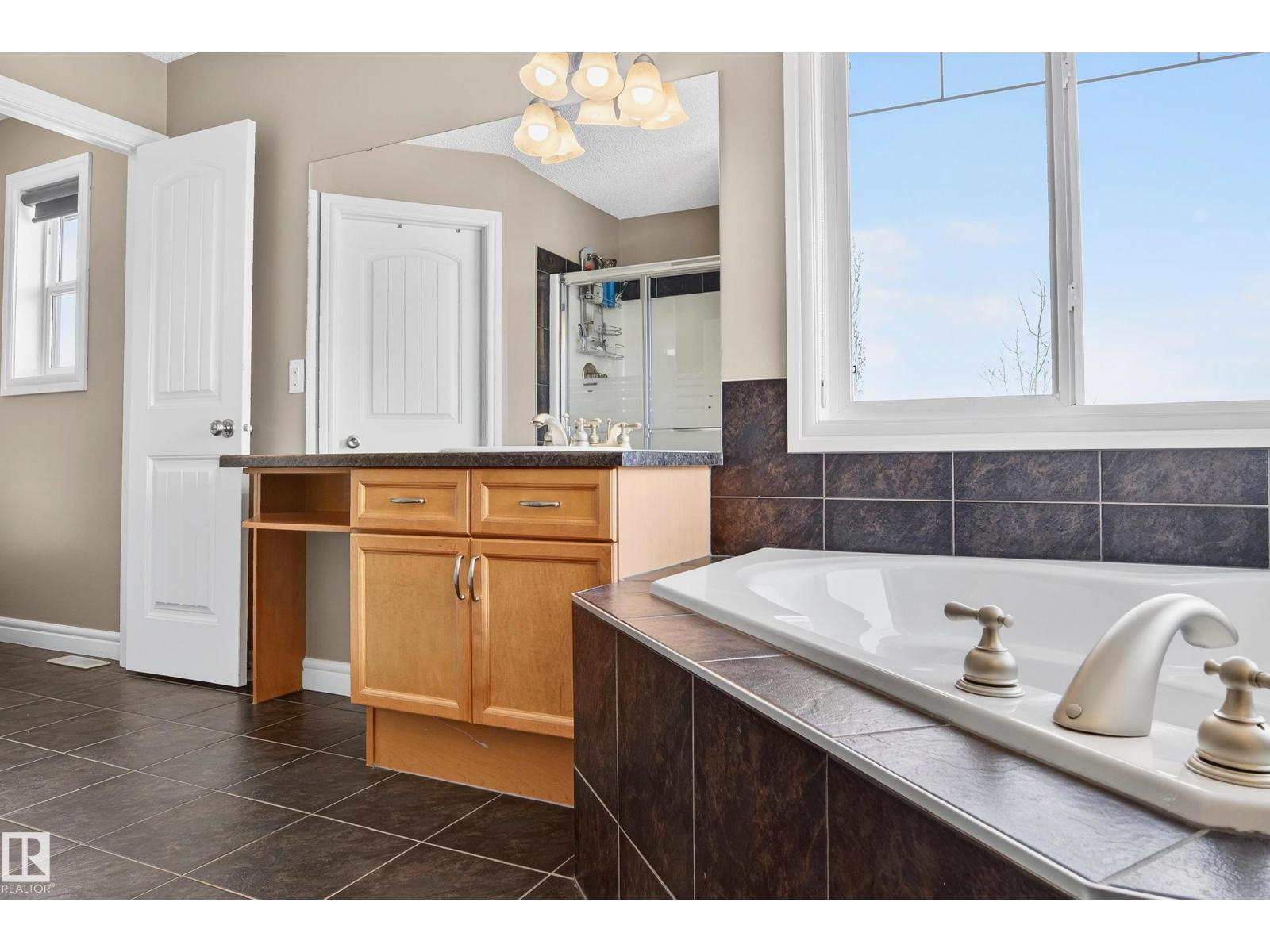 8477 Sloane Cr NW, Edmonton, Alberta  T6R 0L2 - Photo 36 - E4484022