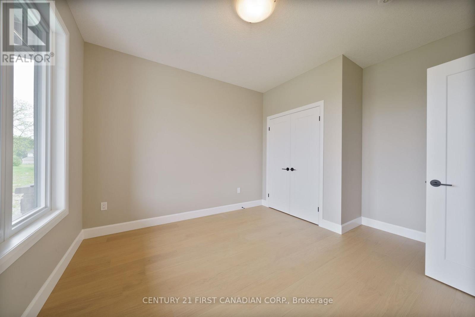 482 Julianna Court, Plympton-Wyoming, Ontario  N0N 1T0 - Photo 7 - X13044134