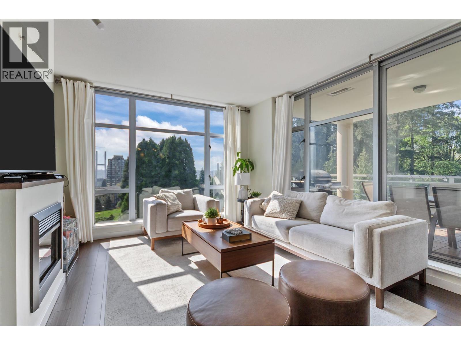 806 280 Ross Drive, New Westminster, British Columbia  V3L 0C2 - Photo 2 - R3111923