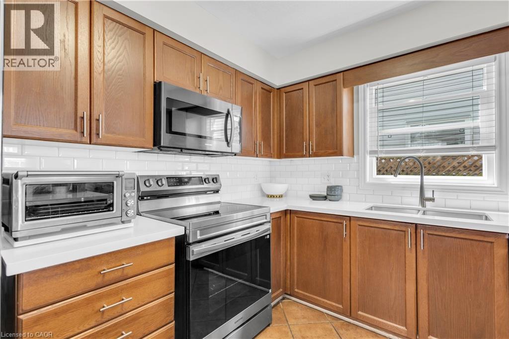 22 Dahlia Street, Kitchener, Ontario  N2E 4A9 - Photo 14 - 40818567