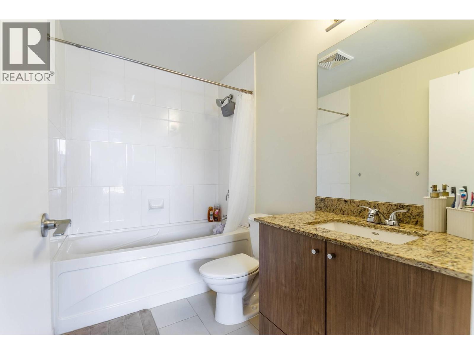 806 280 Ross Drive, New Westminster, British Columbia  V3L 0C2 - Photo 11 - R3111923