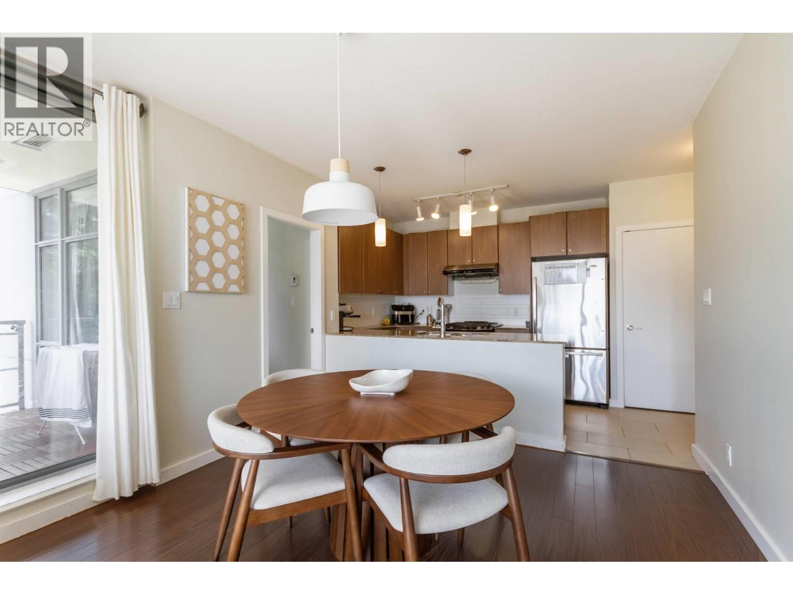 806 280 Ross Drive, New Westminster, British Columbia  V3L 0C2 - Photo 8 - R3111923