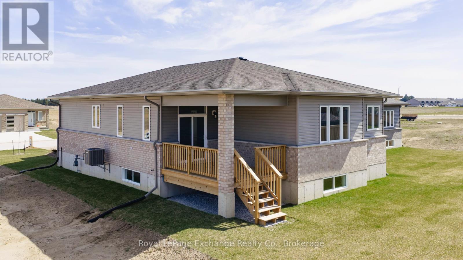 376 Hawthorne Street, Saugeen Shores, Ontario  N0H 2C3 - Photo 3 - X13044160