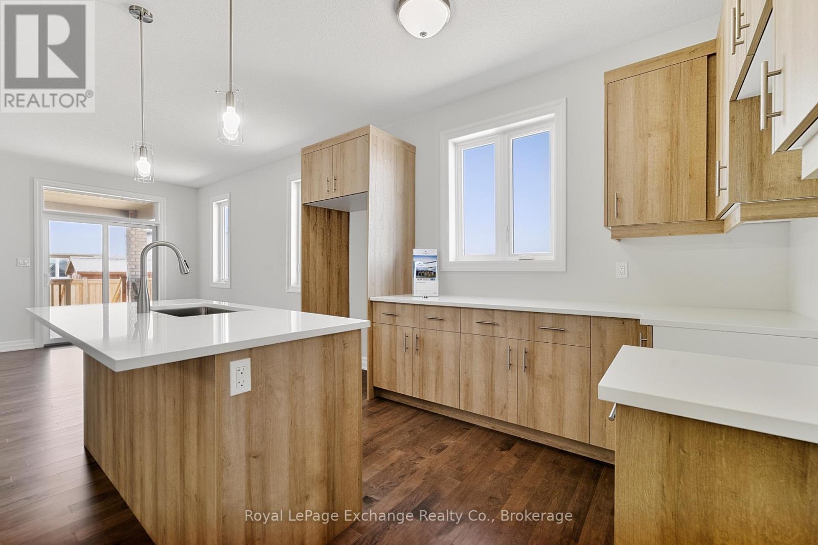 376 Hawthorne Street, Saugeen Shores, Ontario  N0H 2C3 - Photo 7 - X13044160