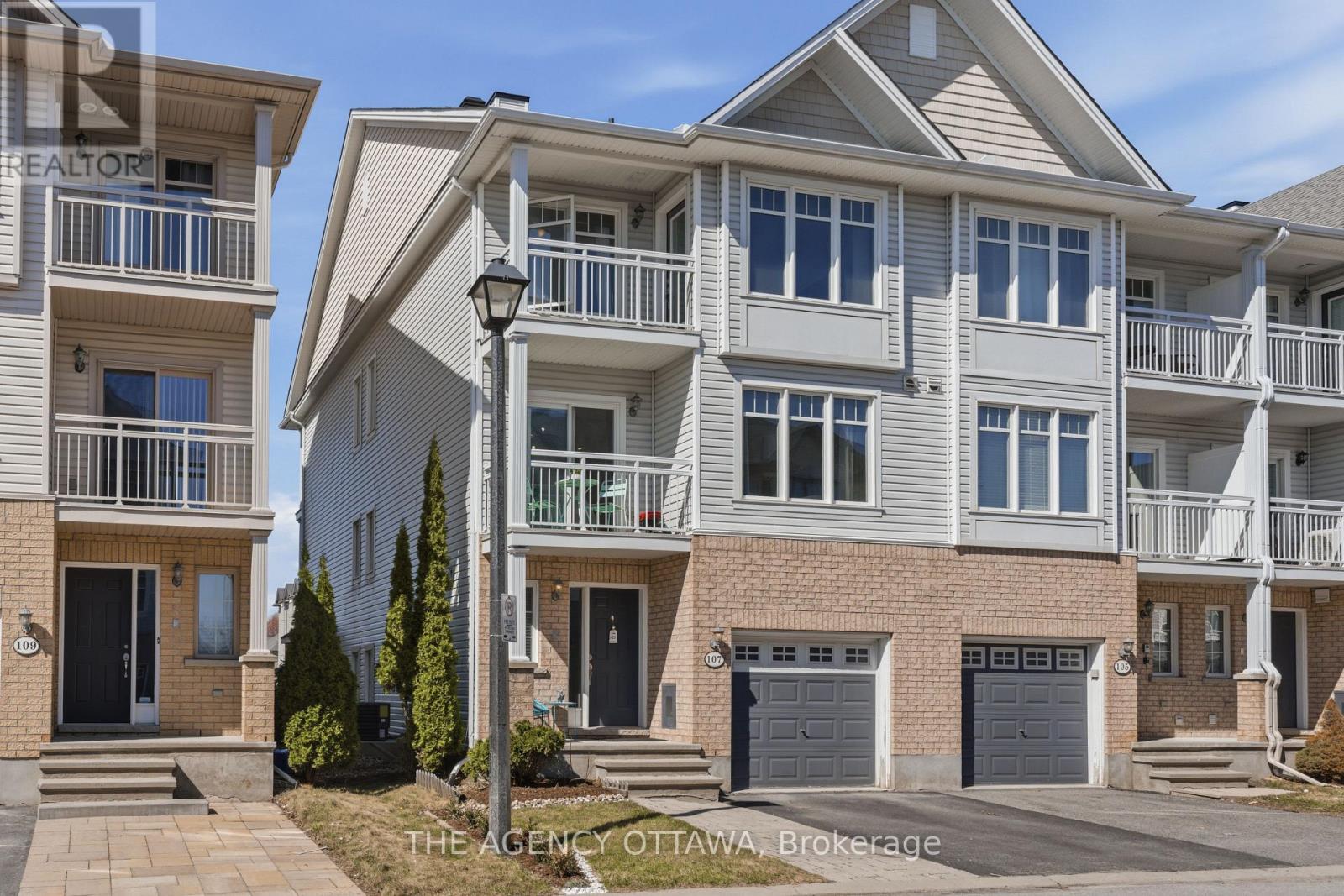 107 Caithness Private, Ottawa, Ontario  K1W 0G4 - Photo 2 - X13044156